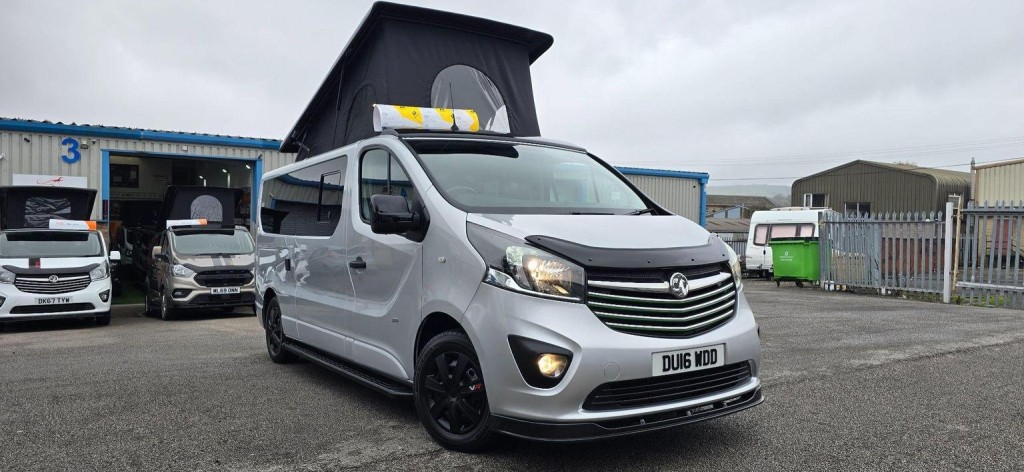 VAUXHALL VIVARO