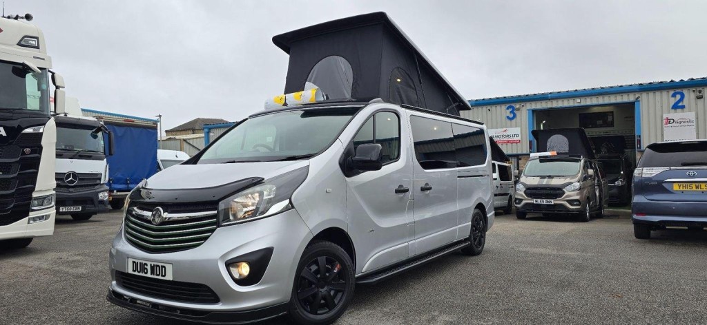 VAUXHALL VIVARO