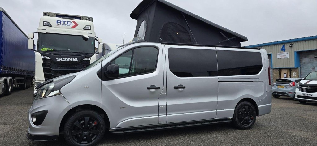 VAUXHALL VIVARO