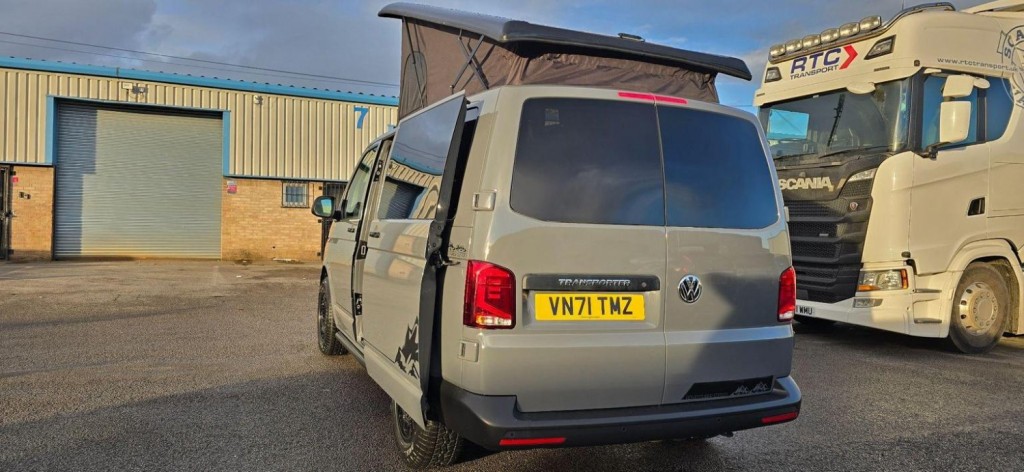 VOLKSWAGEN TRANSPORTER