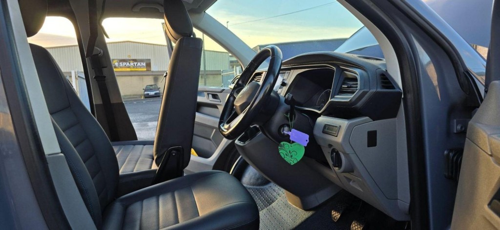 VOLKSWAGEN TRANSPORTER