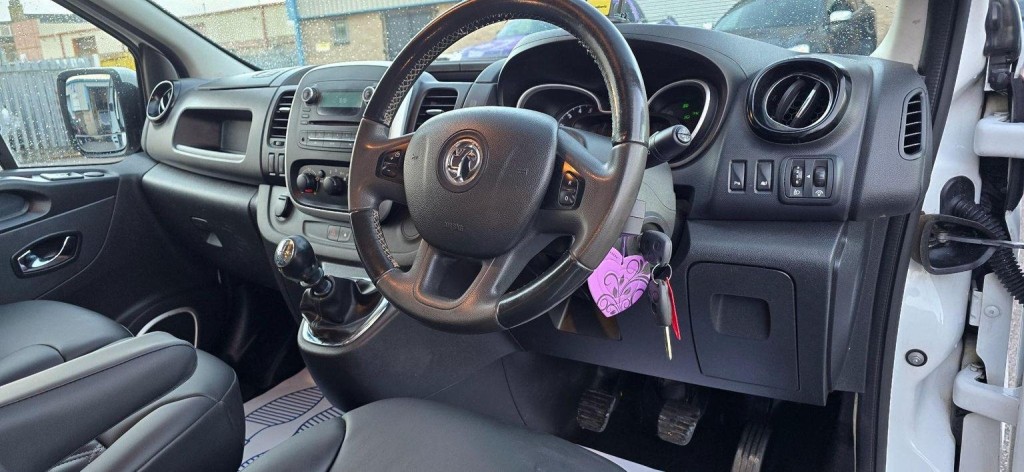 VAUXHALL VIVARO