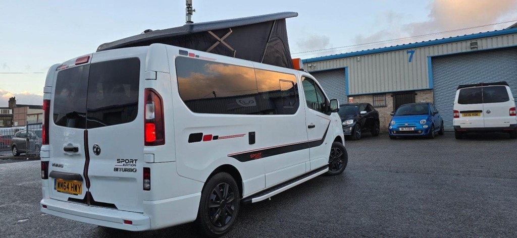 VAUXHALL VIVARO