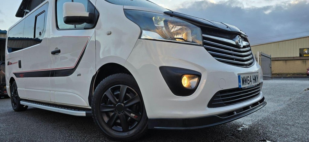 VAUXHALL VIVARO