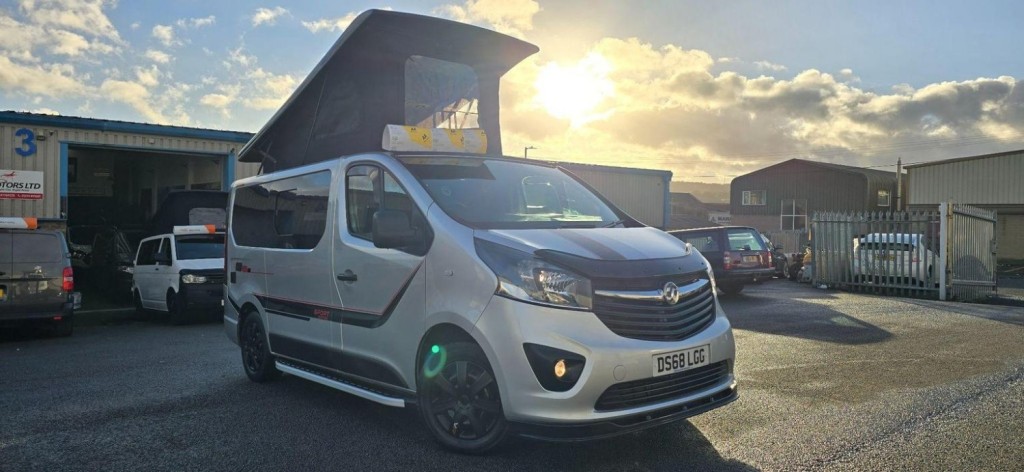 VAUXHALL VIVARO