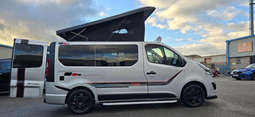 VAUXHALL VIVARO