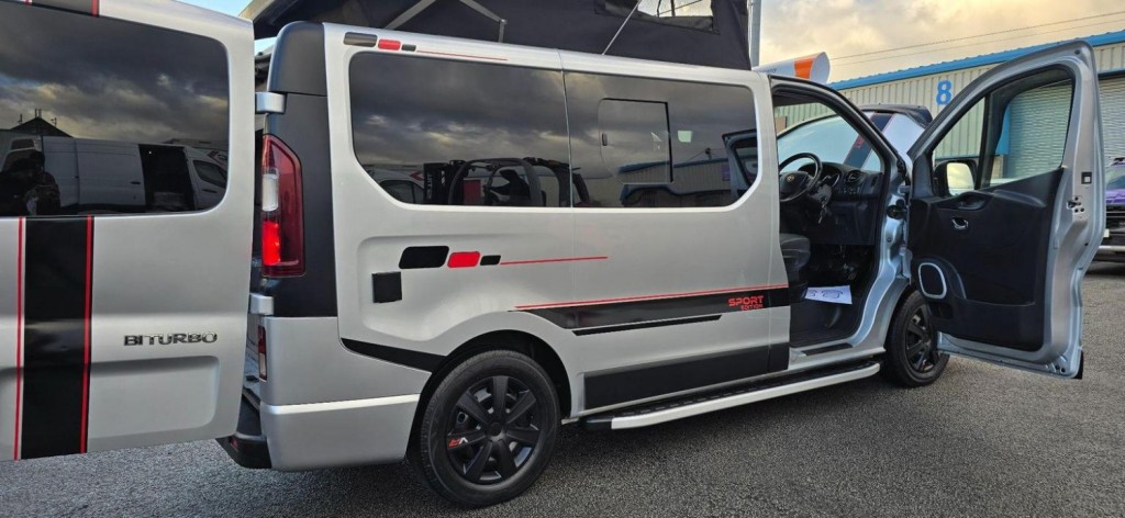 VAUXHALL VIVARO