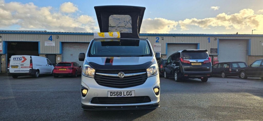 VAUXHALL VIVARO