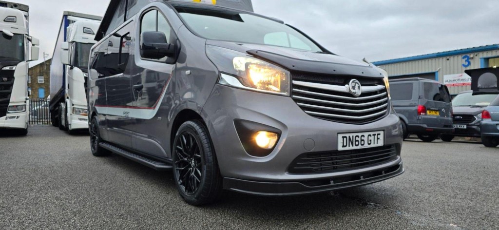 VAUXHALL VIVARO