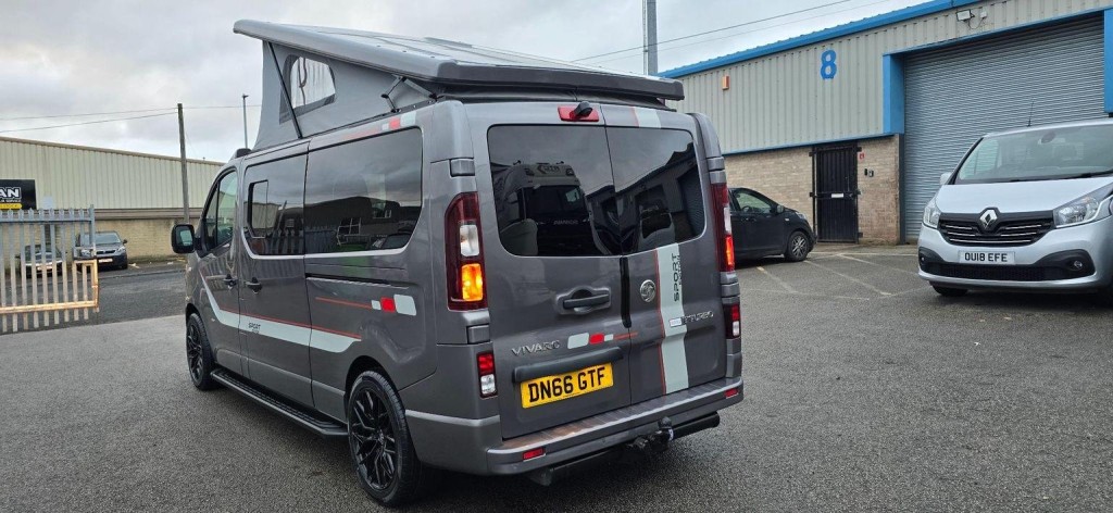 VAUXHALL VIVARO