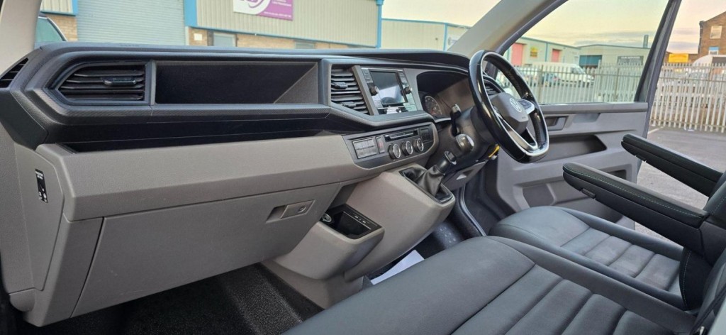 VOLKSWAGEN TRANSPORTER