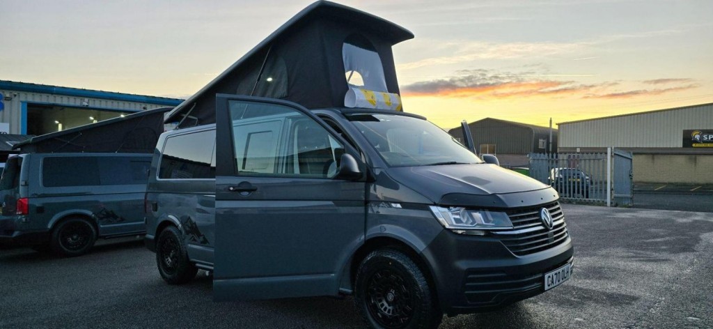 VOLKSWAGEN TRANSPORTER