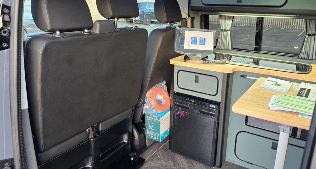 VOLKSWAGEN TRANSPORTER