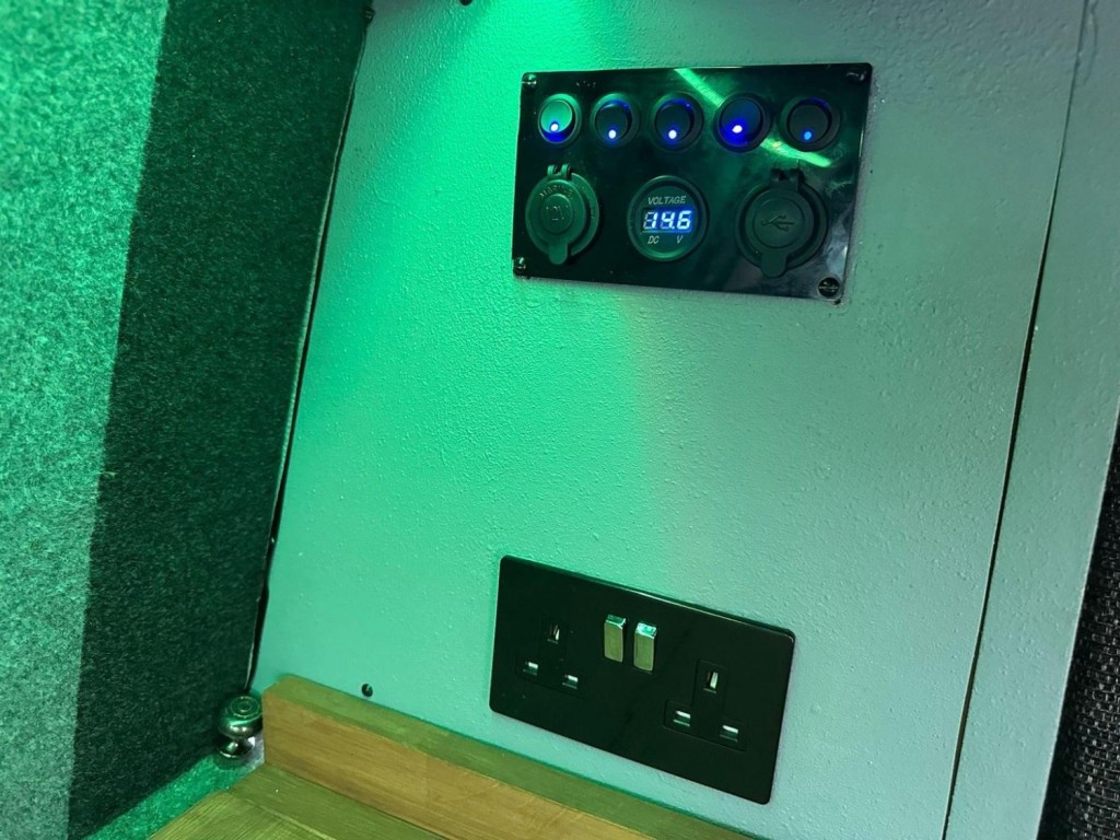 VOLKSWAGEN CADDY MAXI