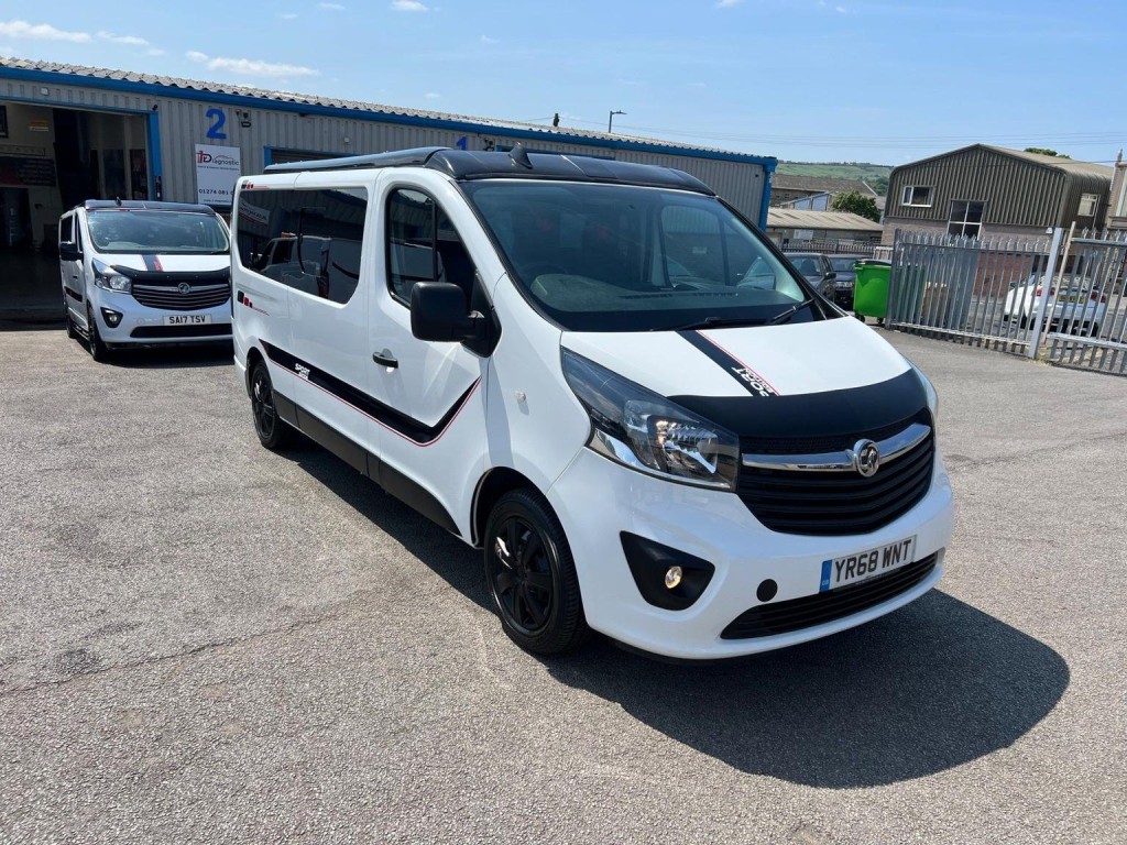 VAUXHALL VIVARO