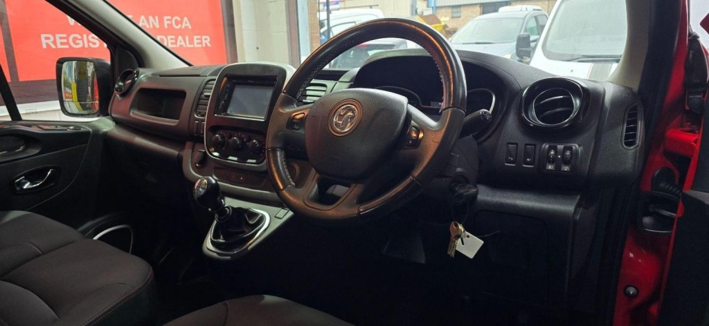 VAUXHALL VIVARO