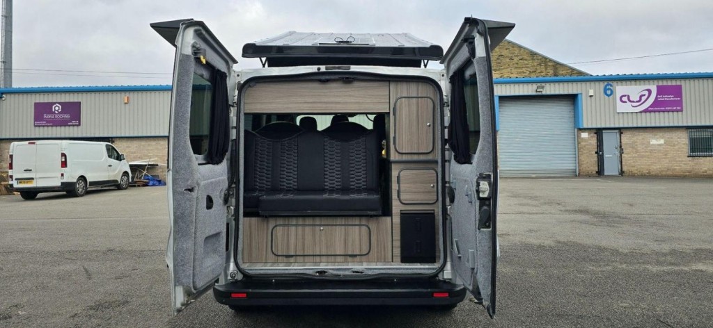 VAUXHALL VIVARO
