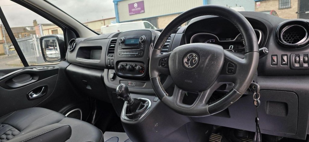 VAUXHALL VIVARO