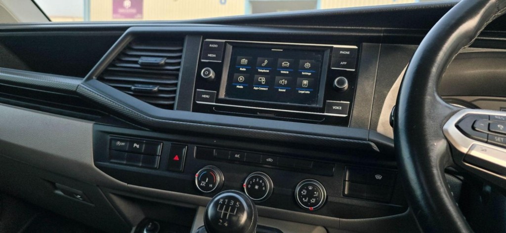 VOLKSWAGEN TRANSPORTER