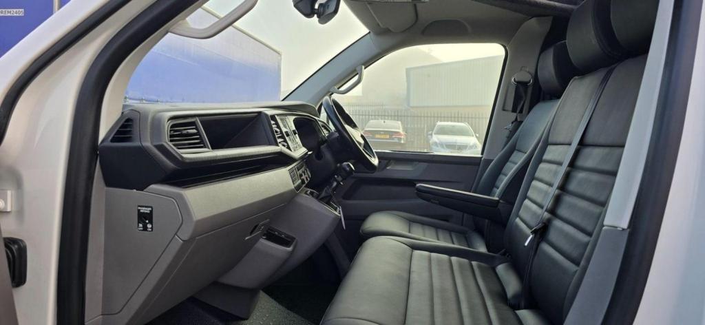 VOLKSWAGEN TRANSPORTER