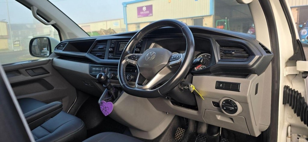 VOLKSWAGEN TRANSPORTER