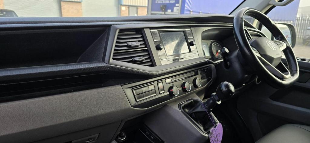 VOLKSWAGEN TRANSPORTER