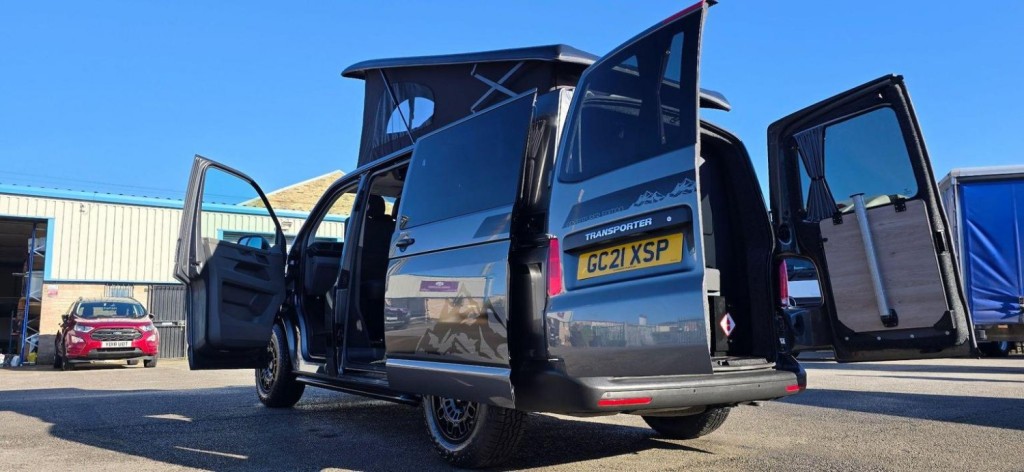 VOLKSWAGEN TRANSPORTER