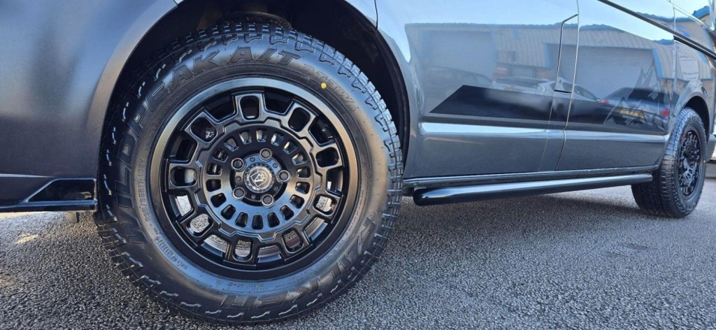 VOLKSWAGEN TRANSPORTER