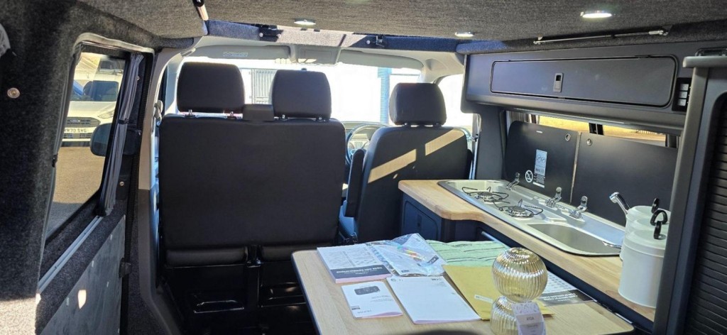 VOLKSWAGEN TRANSPORTER