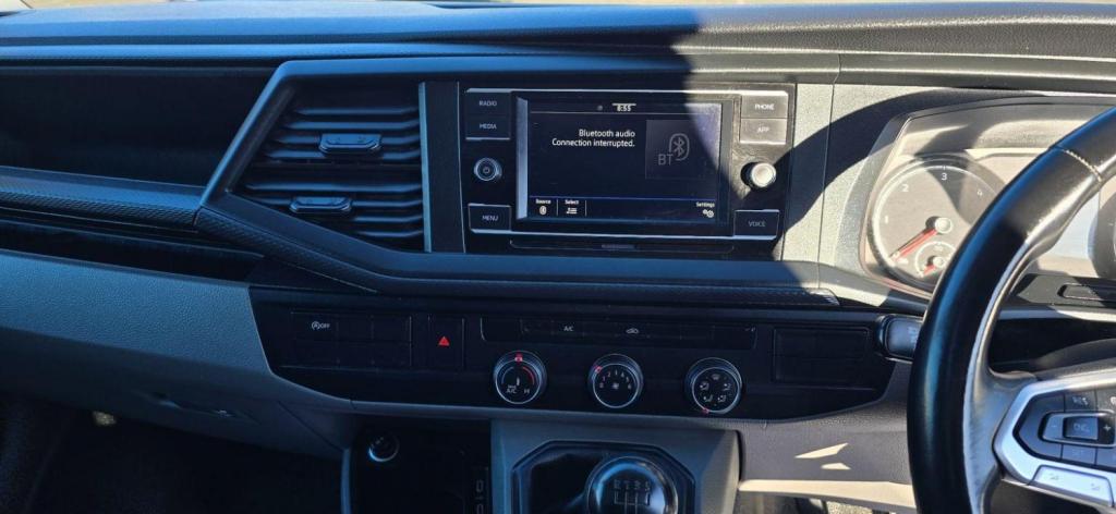 VOLKSWAGEN TRANSPORTER