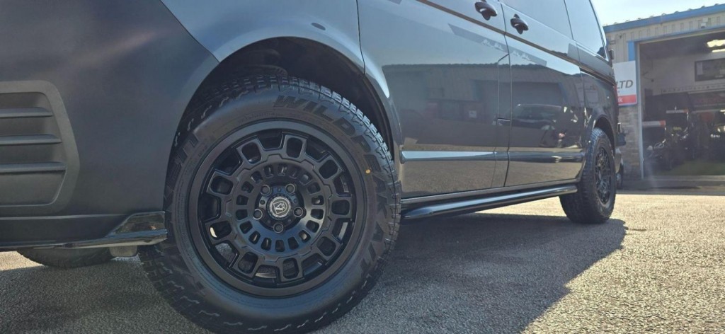 VOLKSWAGEN TRANSPORTER