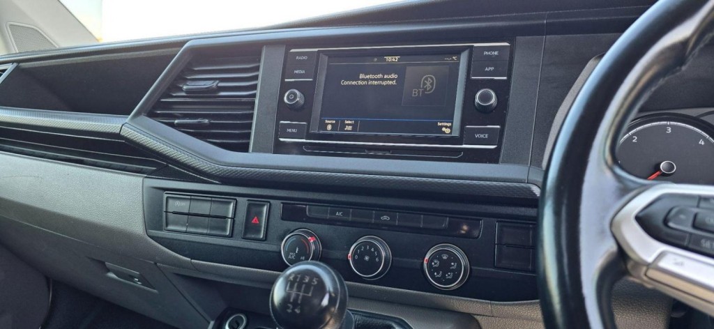 VOLKSWAGEN TRANSPORTER