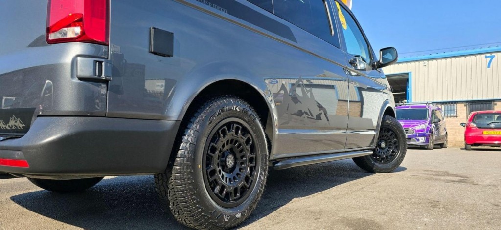 VOLKSWAGEN TRANSPORTER