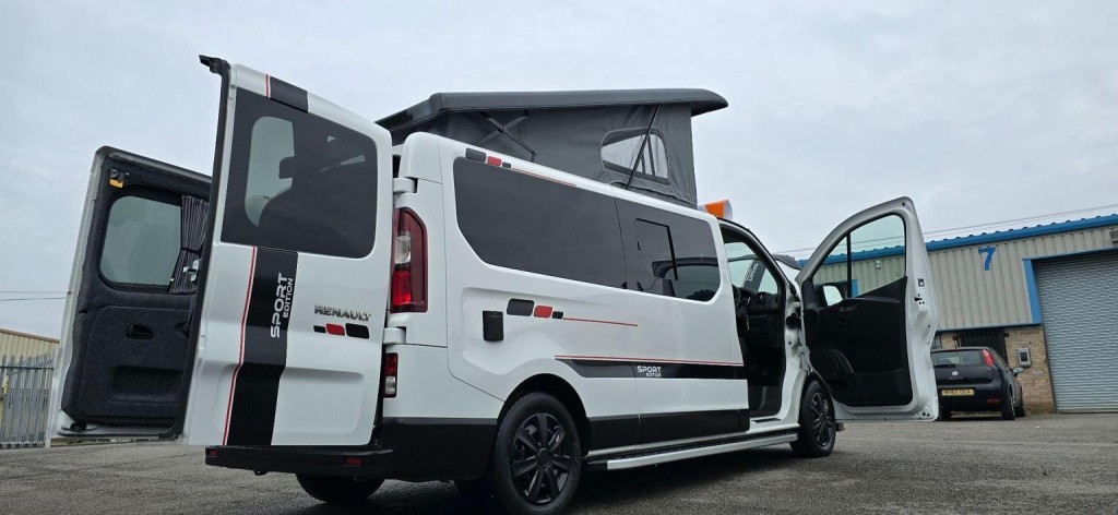 RENAULT TRAFIC