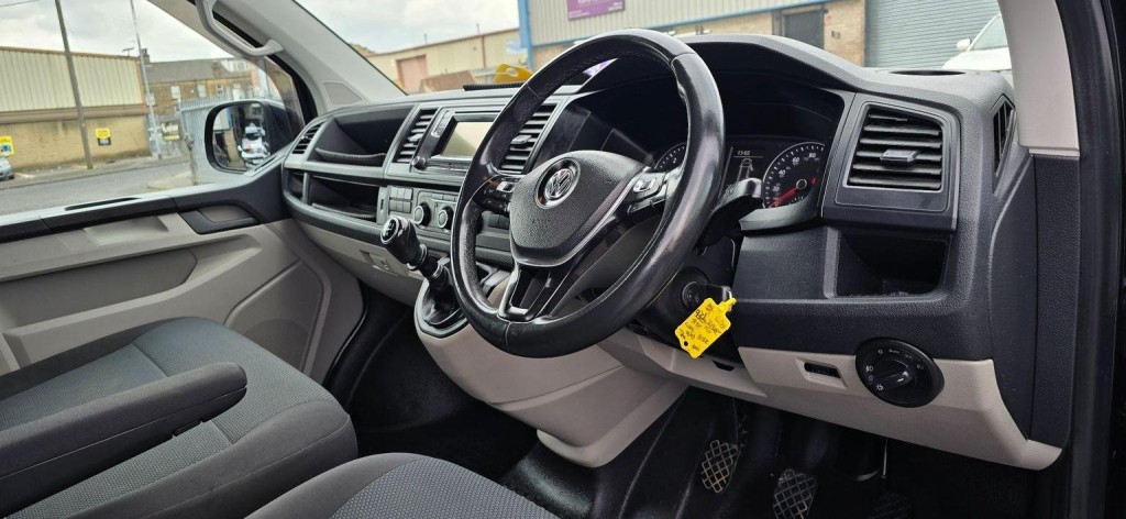 VOLKSWAGEN TRANSPORTER