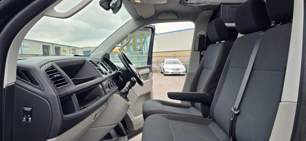 VOLKSWAGEN TRANSPORTER