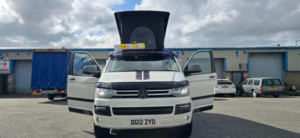 VOLKSWAGEN TRANSPORTER