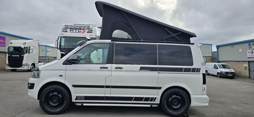 VOLKSWAGEN TRANSPORTER