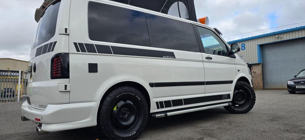 VOLKSWAGEN TRANSPORTER