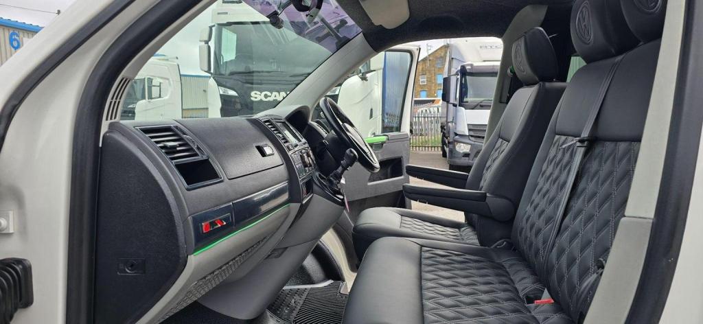 VOLKSWAGEN TRANSPORTER