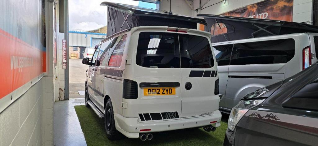 VOLKSWAGEN TRANSPORTER