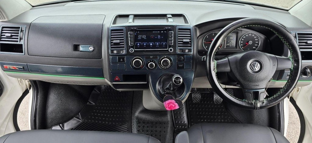 VOLKSWAGEN TRANSPORTER