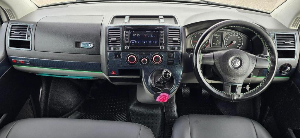 VOLKSWAGEN TRANSPORTER