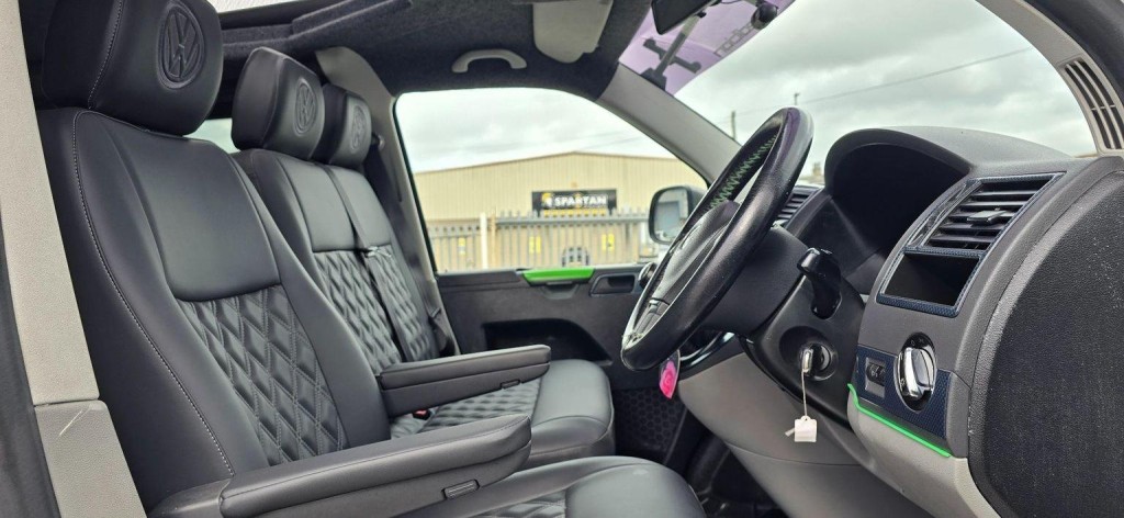 VOLKSWAGEN TRANSPORTER