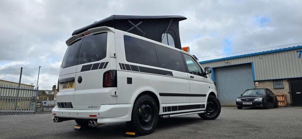 VOLKSWAGEN TRANSPORTER