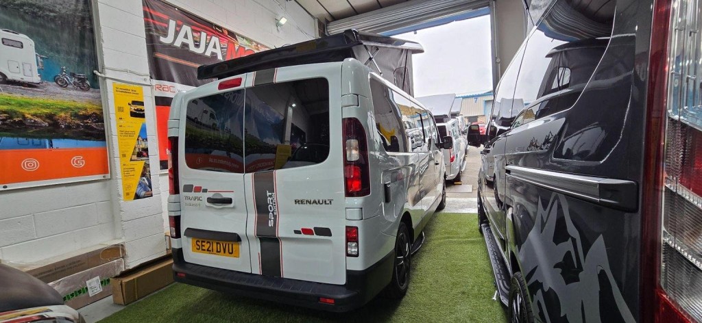 RENAULT TRAFIC