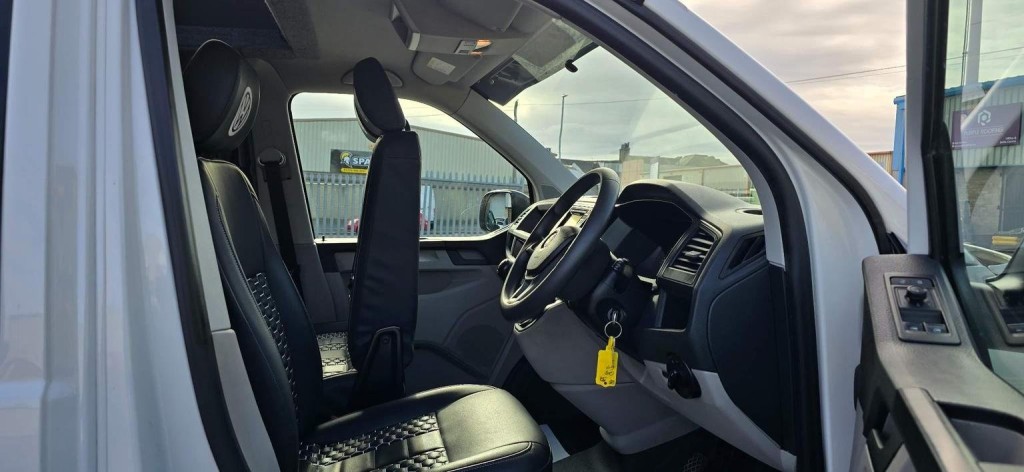 VOLKSWAGEN TRANSPORTER