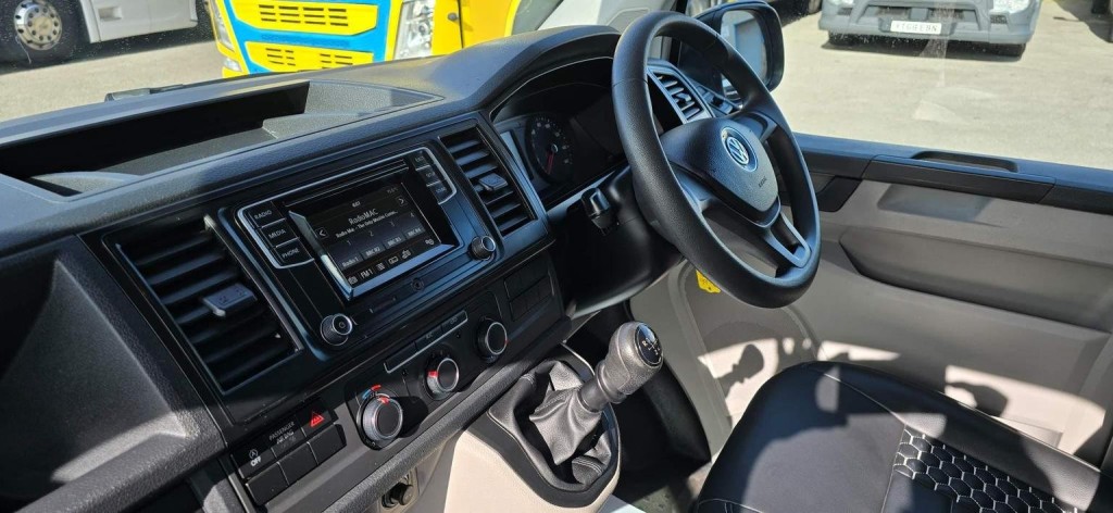 VOLKSWAGEN TRANSPORTER