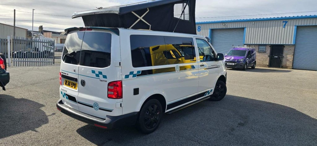 VOLKSWAGEN TRANSPORTER