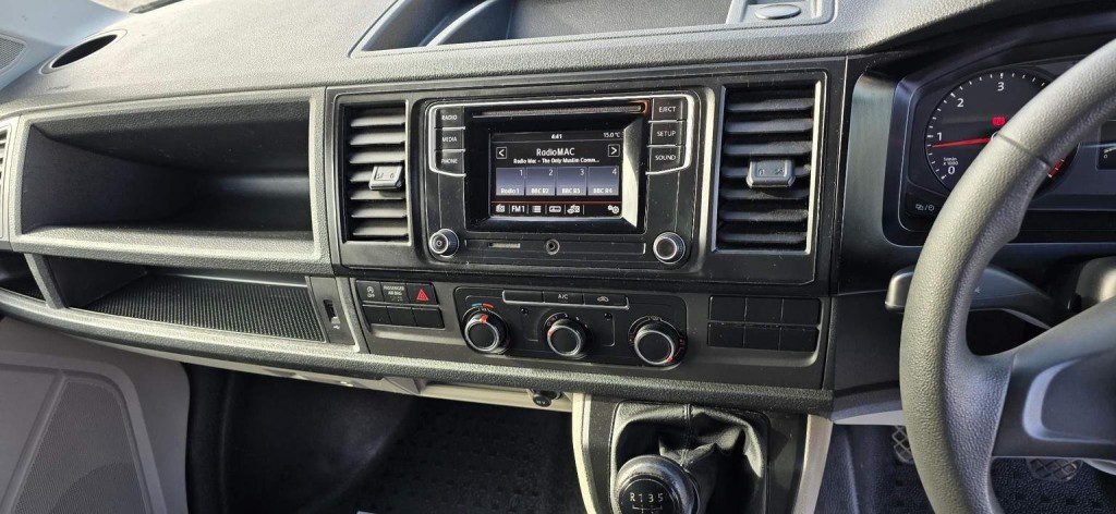 VOLKSWAGEN TRANSPORTER